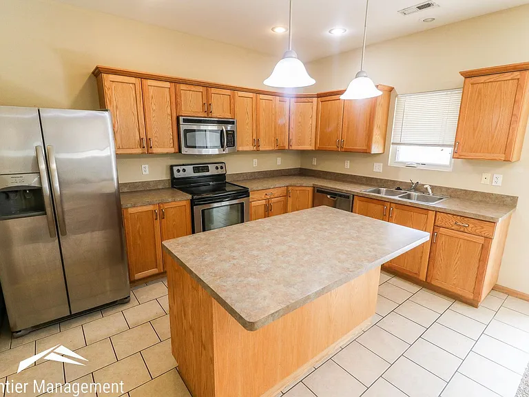 2714 Donnas Way — Photo 4