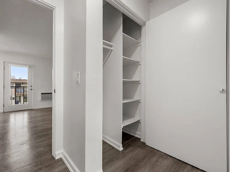 Hanging and stacking storage