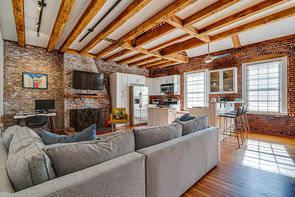 Building Photo - 242 State St #B
