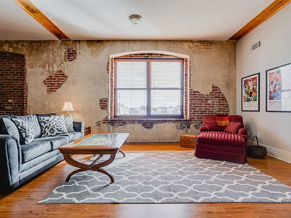 4th image of 137 E Ge Patterson Ave APT 204