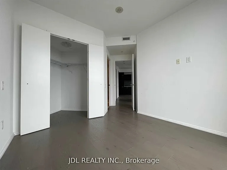 45 Charles St E #4512 — Photo 7