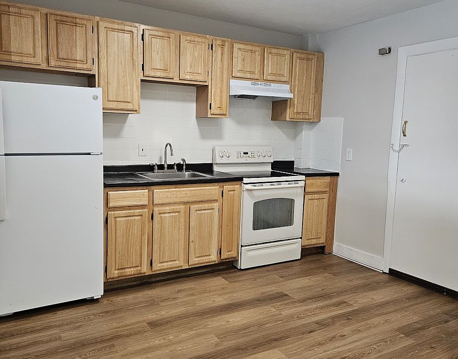 1st image of 700 Cummins Hwy APT 12