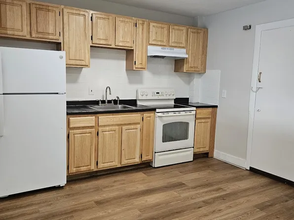 700 Cummins Hwy APT 12, Mattapan, MA 02126