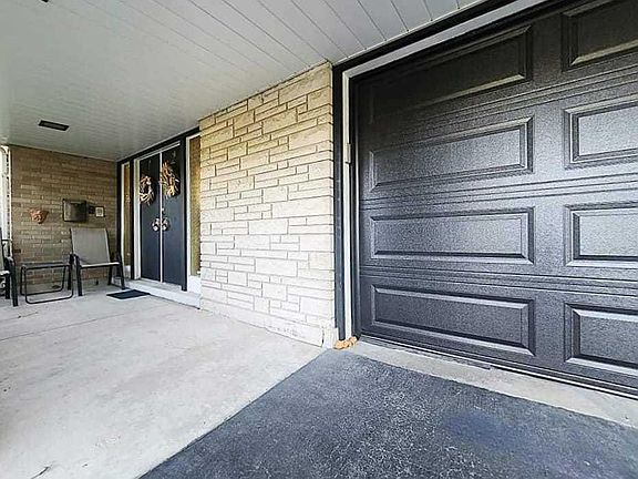 2nd image of 20412 Fairfield Ave