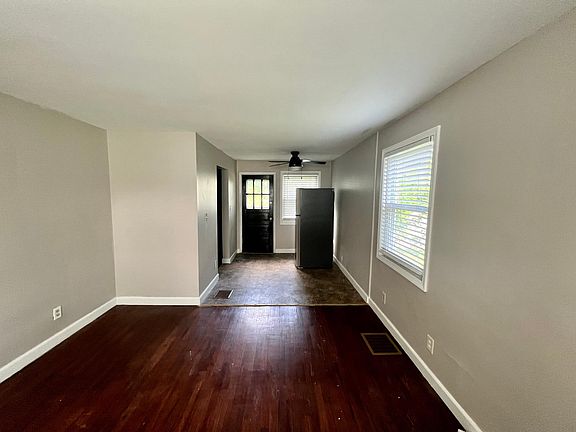 4th image of 2850 Columbus Ave