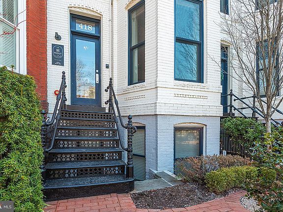 4th image of 418 7th St SE APT 302