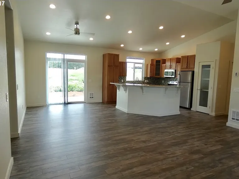 3111 Periwinkle Ln — Photo 3