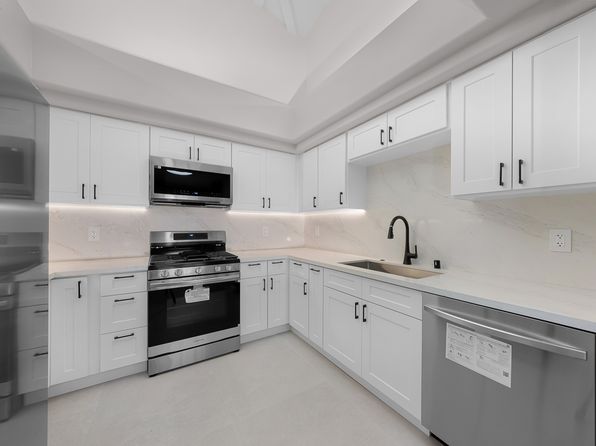 8631 Via Mallorca Unit B