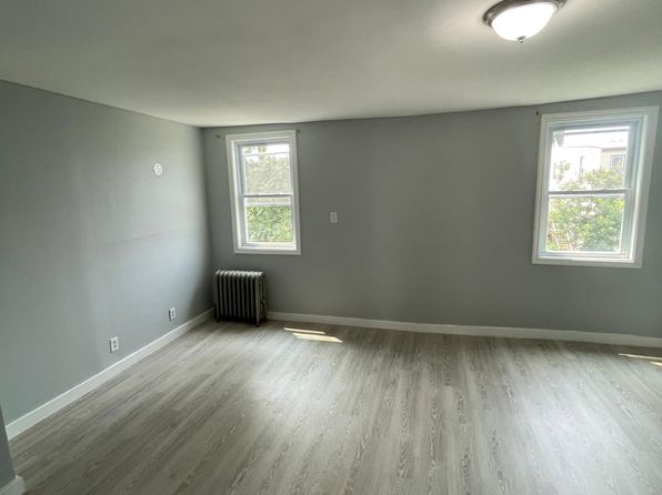264 Shepard Ave #3