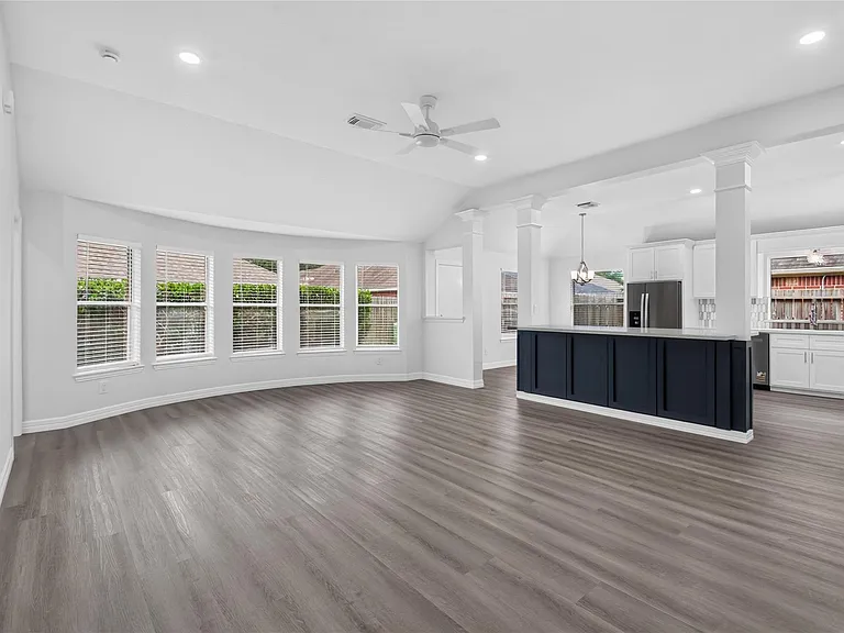 6706 Paigetree Ln — Photo 18