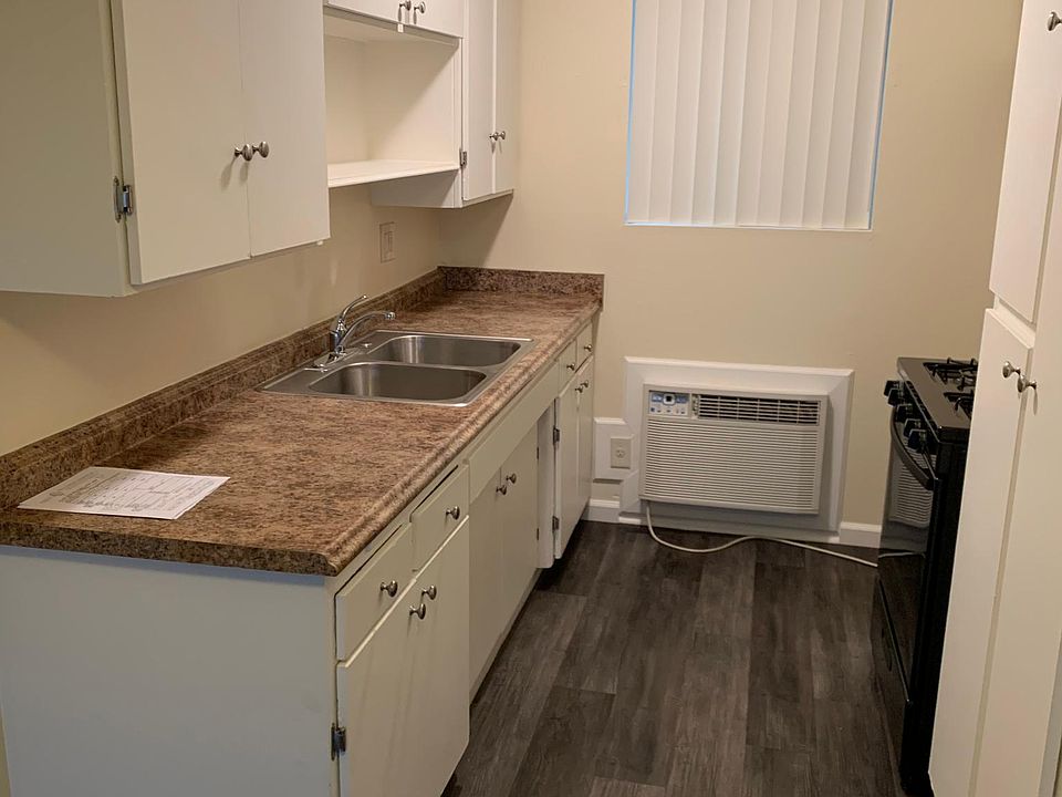 1st image of 6219 Reseda Blvd APT 5