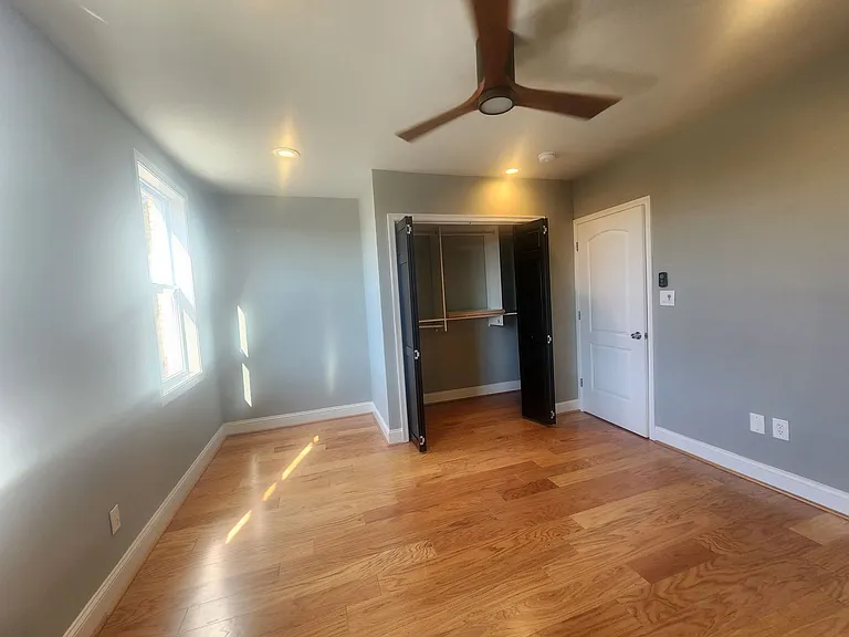 303 Folcroft St — Photo 6