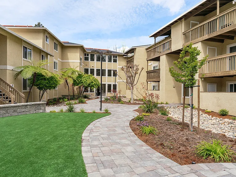 Vista Creek Apartments — Photo 6