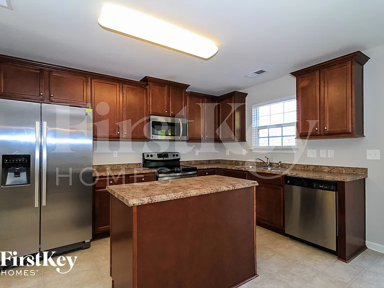 1541 Weatherend Dr — Photo 6