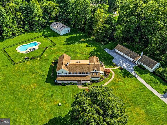 4th image of 1150 Wylie Rd