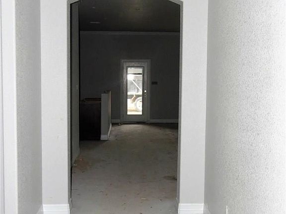 3rd image of 243 Presa Dr