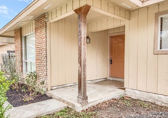 3rd image of 4407 Sun Gate St