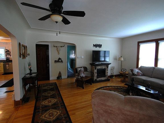 5th image of 134 S 6th St