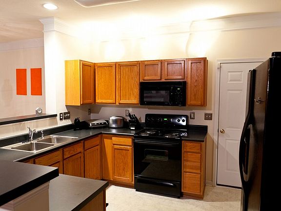 5th image of 14502 Arlandes Dr