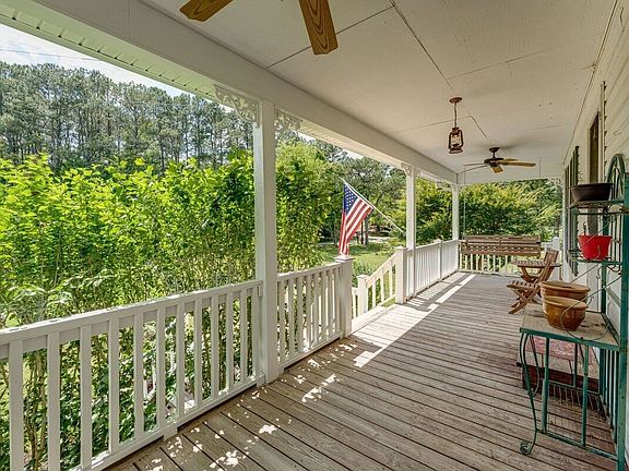 3rd image of 167 Hidden Valley Rd
