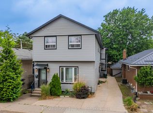 31 Raymond St #5, Saint Catharines, ON L2R 2T3