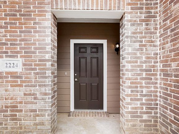 3rd image of 2224 Greystone Dr