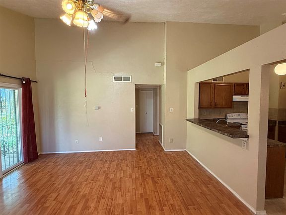 3rd image of 9520 Culberson St