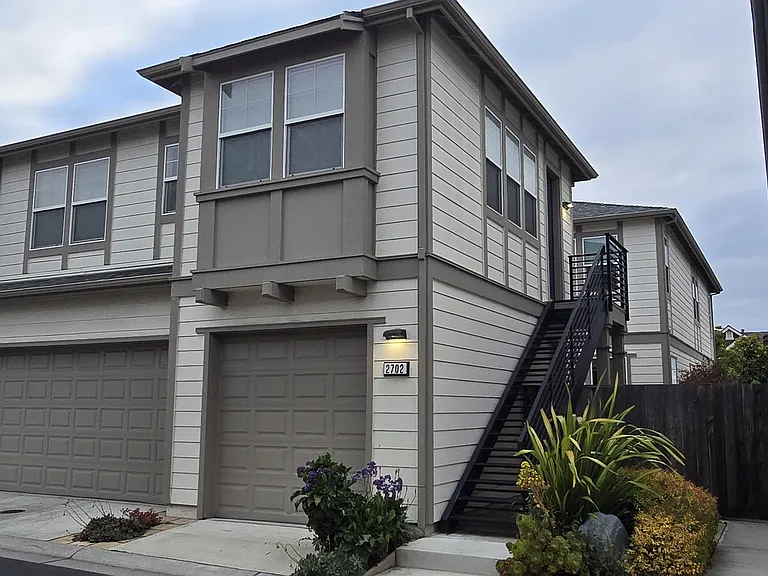 2702 Lighthouse Ln #2 — Photo 2