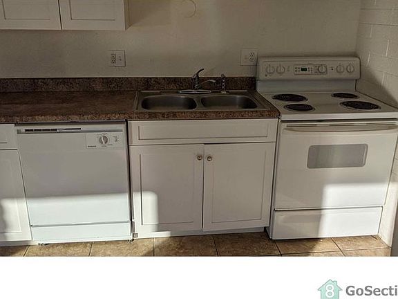 3rd image of 2333 W Glenrosa Ave Suite 107