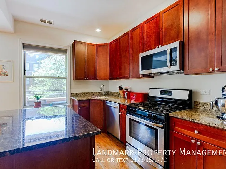 4853 S Vincennes Ave #205 — Photo 3
