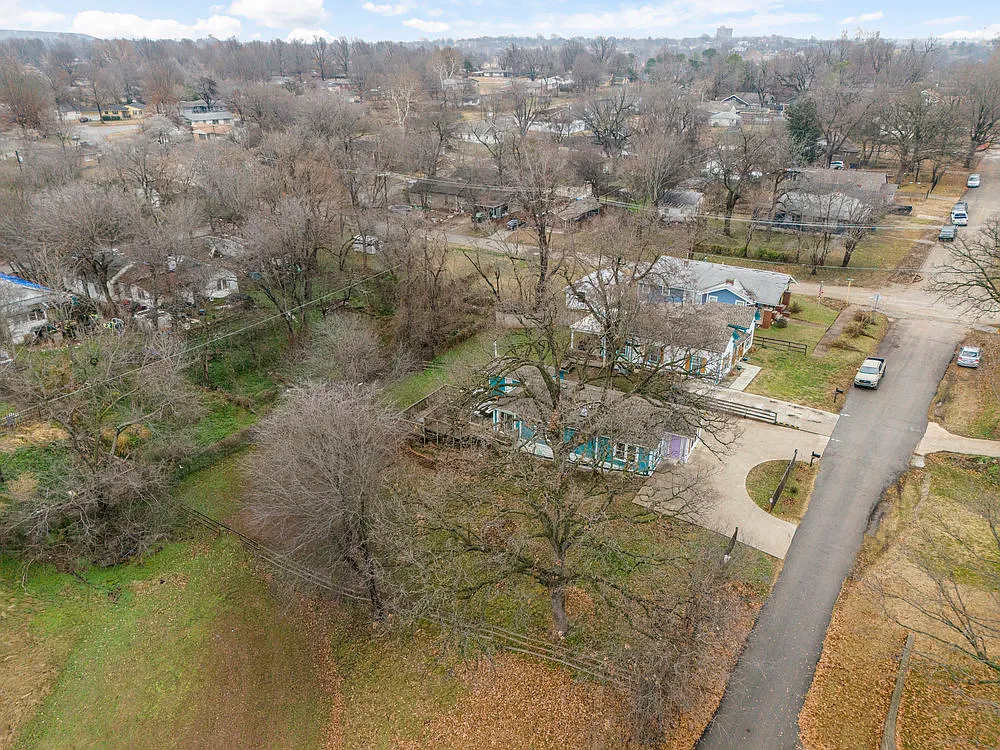W Easton Pl, Tulsa — Photo 4