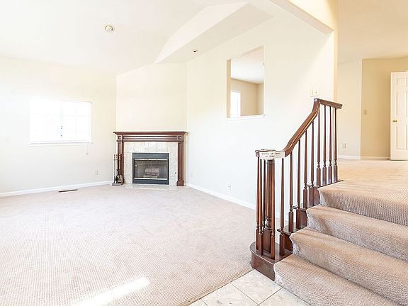 3rd image of 2200 Beckham Ln