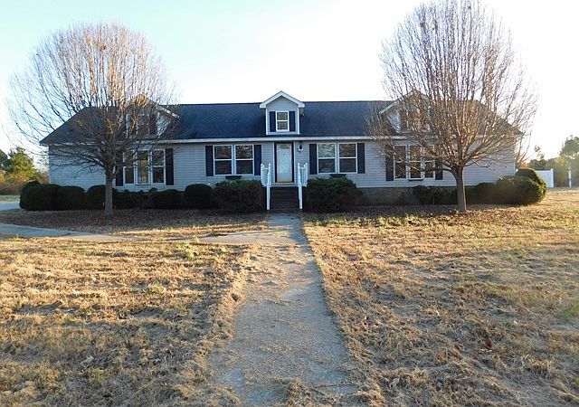 1st image of 28 Clanton Dr N