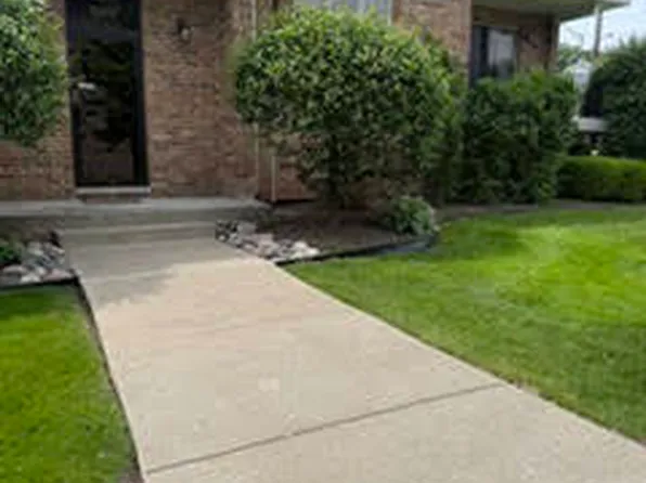 9168 Del Prado Dr APT 1N, Palos Hills, IL 60465
