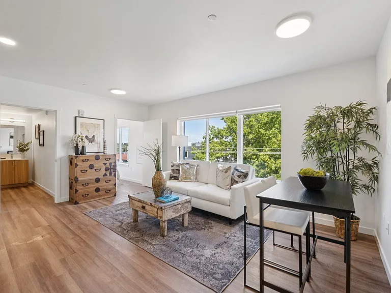 Keystone Apartments — Photo 8