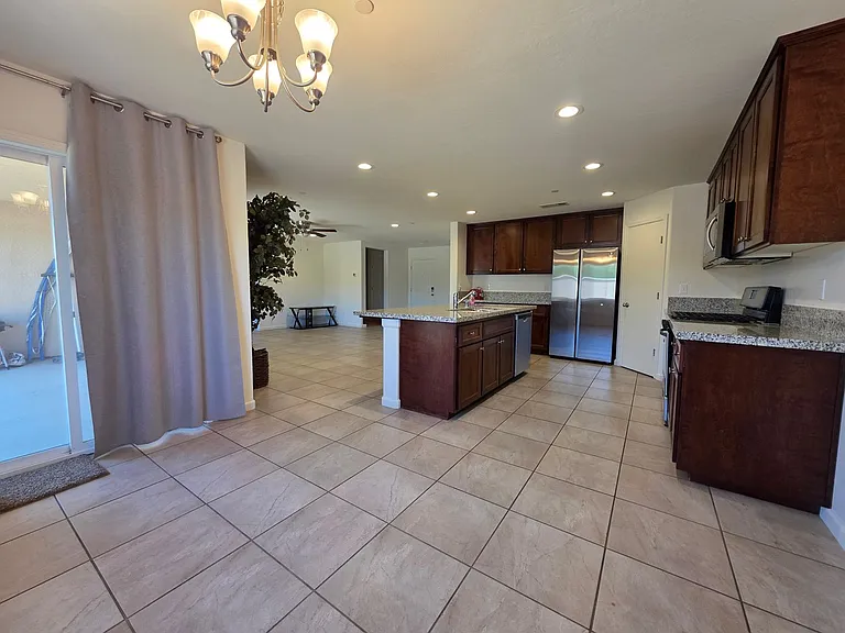 2308 W Ambassador Way — Photo 8