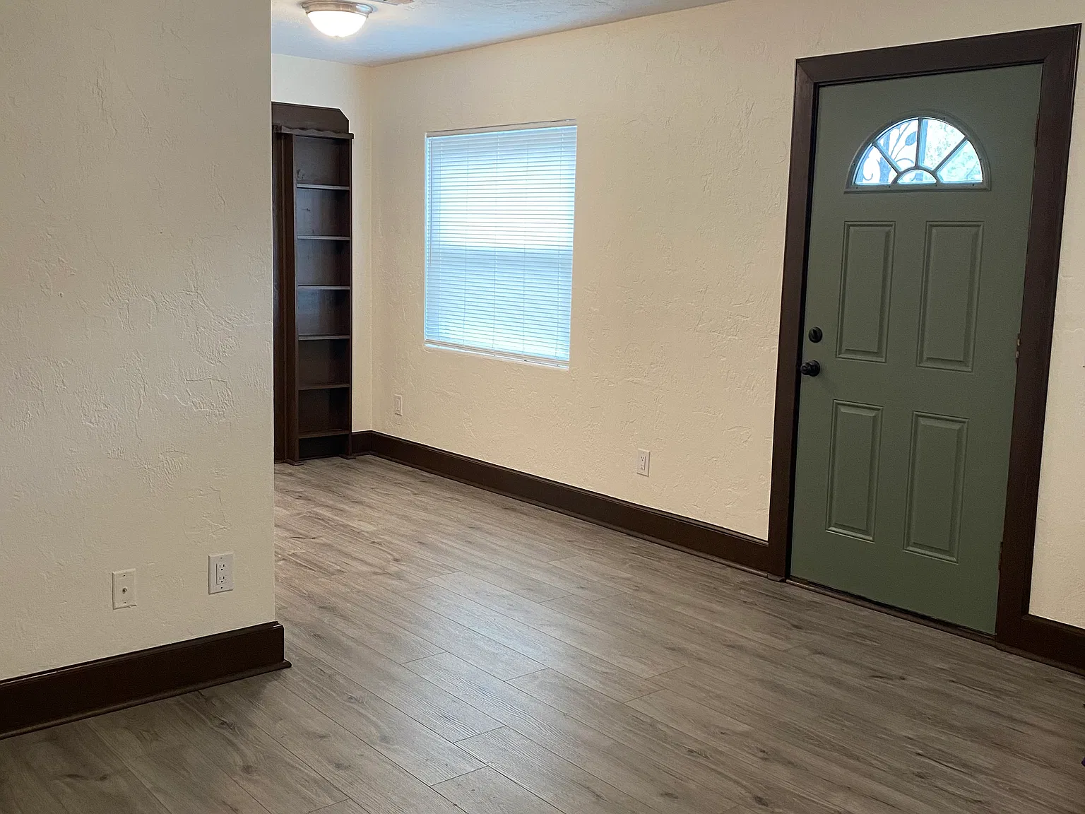 2 bed, 816 sqft, $1,800 — Photo 2