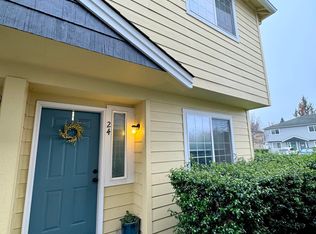 2030 Brookhurst St APT 24, Medford, OR 97504