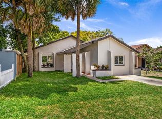 2260 Greenview Cir, Orlando, FL 32808