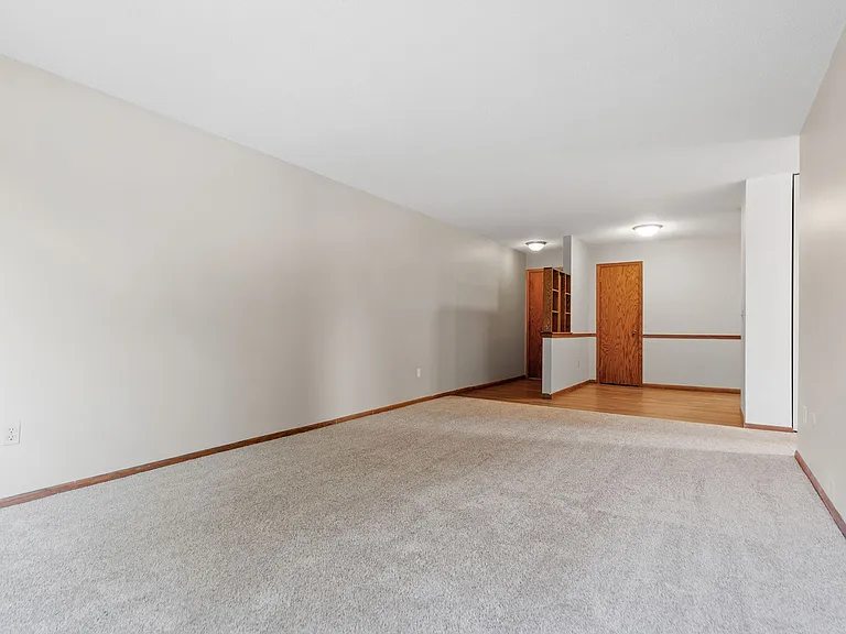 1605 Minnehaha Apartments — Photo 17
