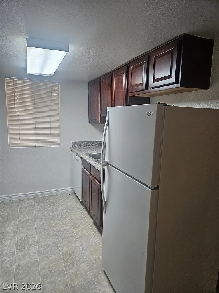 1 bed, 1.0 bath, 700 sqft, $1,200 — Photo 4