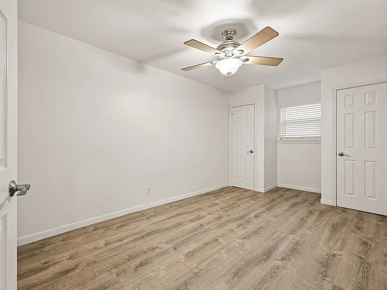4306 Avenue A #105 — Photo 15