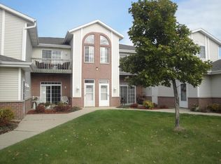 1301 College Ave UNIT 1D, South Milwaukee, WI 53172