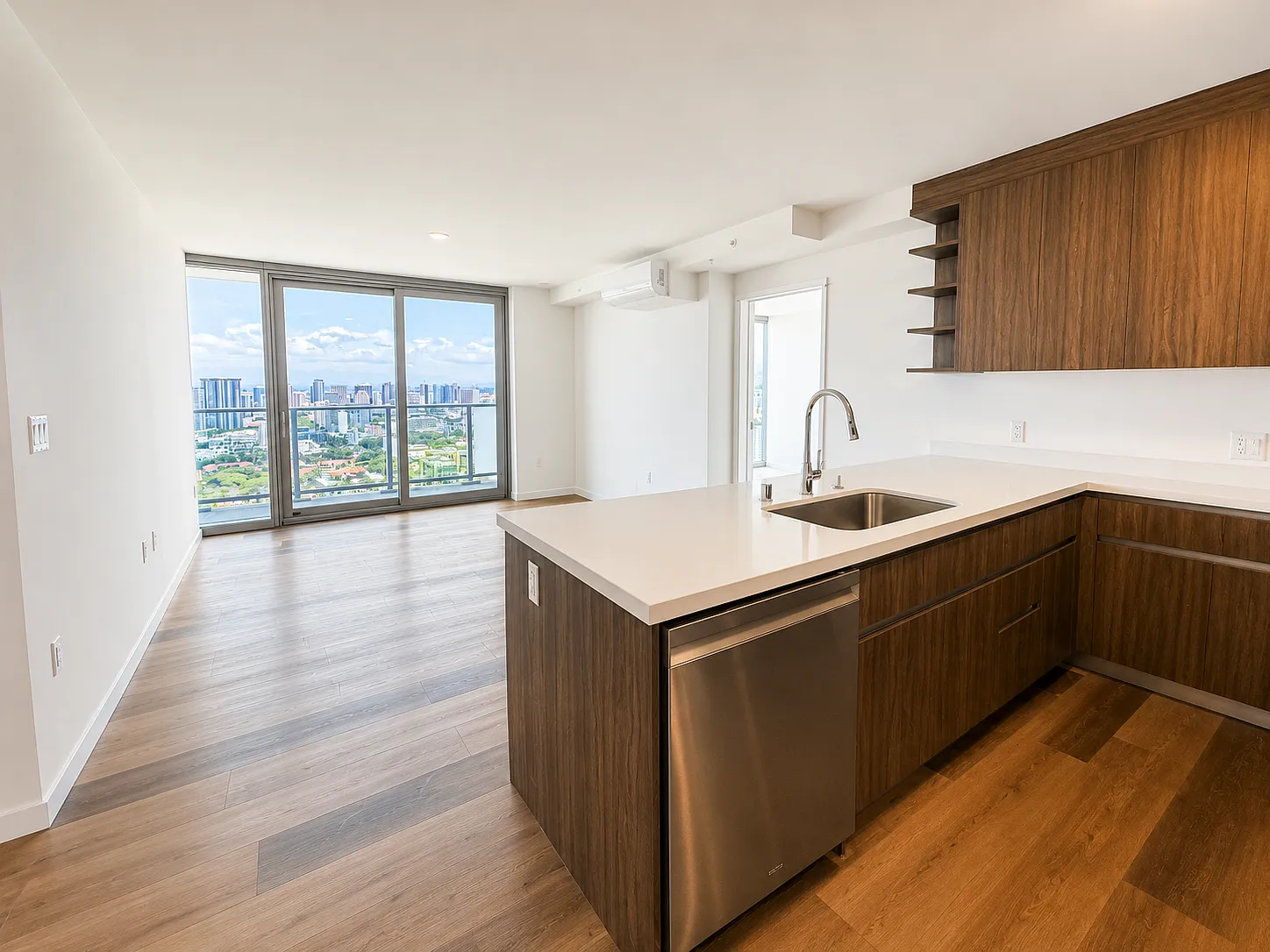 2 bed, 872 sqft, $4,300 — Photo 2