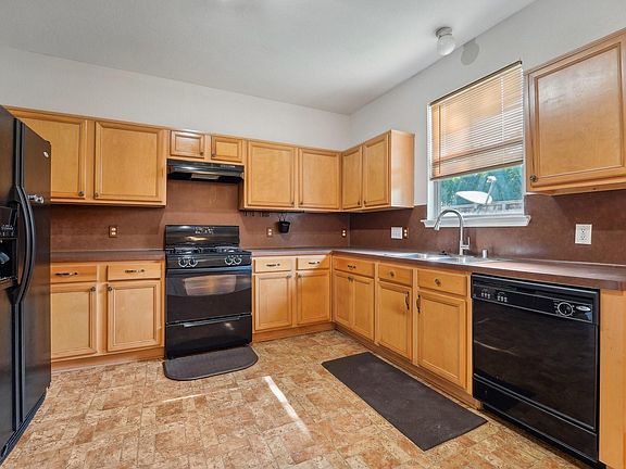 3rd image of 7907 Barnes Ridge Ln