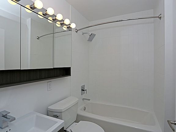 3rd image of 410 W 53rd St APT 415