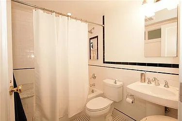Rented by R New York