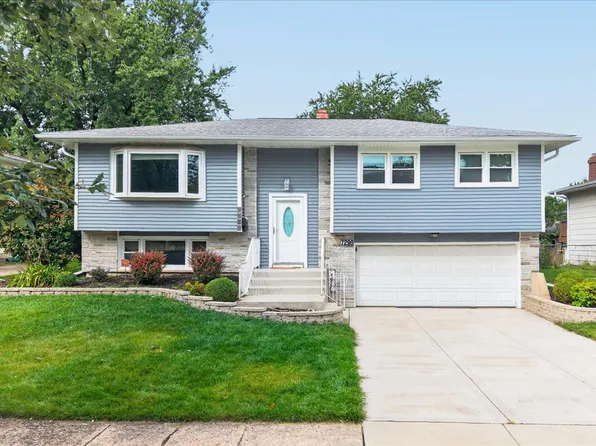 7290 Jasmine Dr, Hanover Park, IL 60133