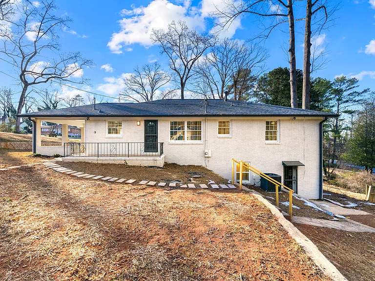 932 Mount Airy Dr SW — Photo 32