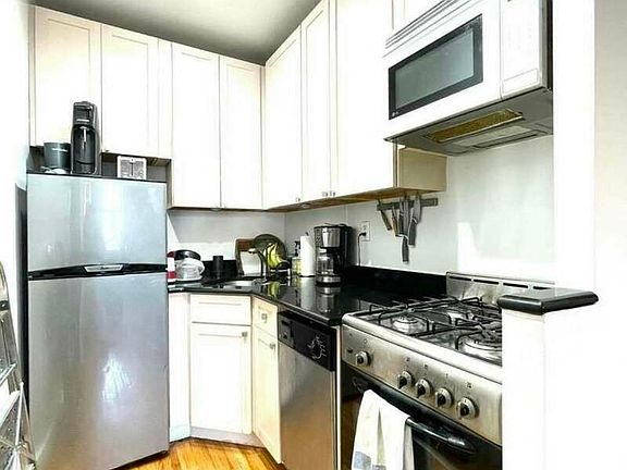 2nd image of 321 W 103rd St #7